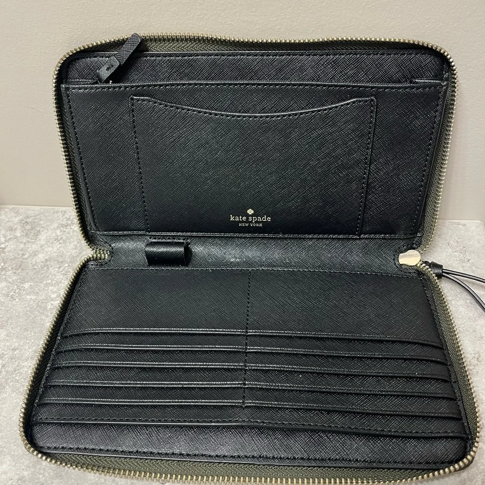 Kate Spade ♠️Wallet - Picture 4 of 4